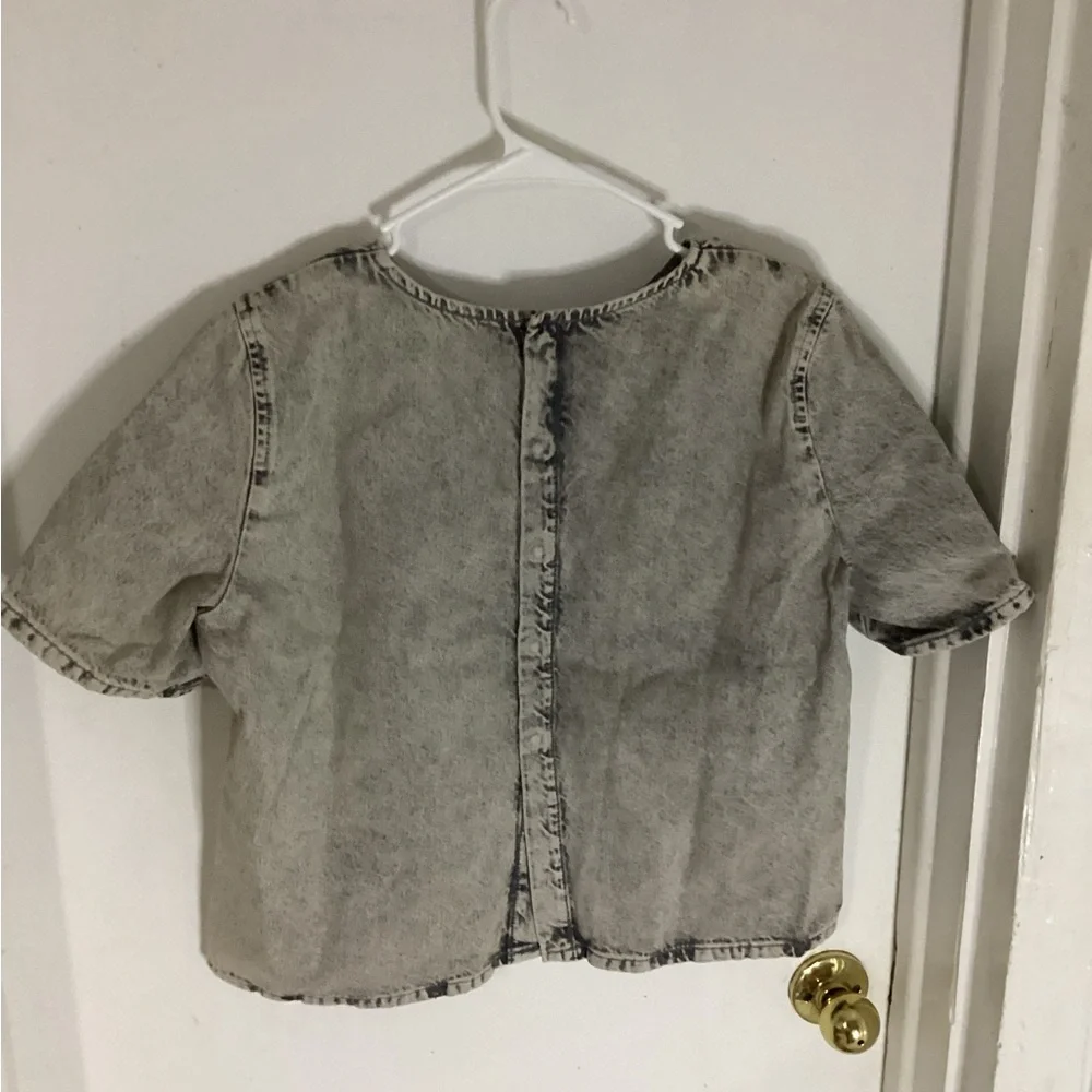 Zara gray acid wash denim button down top Size XL - Picture 2 of 4